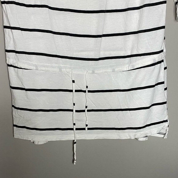 C&C California white and navy striped quarter sleeve top - Picture 4 of 7